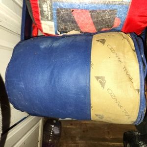 2 sleeping bags